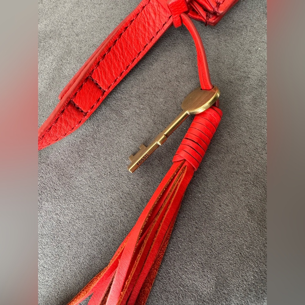 Fossil Chili Red Leather Saddle Bag - Picture 6 of 13